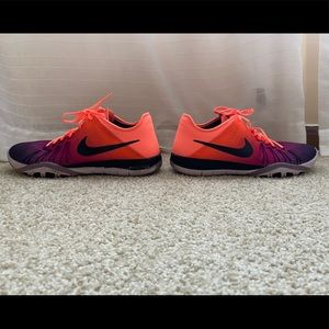 NIKE WOMENS FREE TR 6 SPCTRM TRAINING SHOES